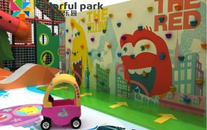 1Larva soft play  